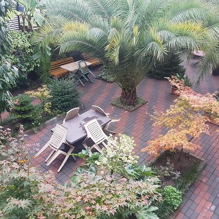 Guesthouse 97 In Batumi باتومي المظهر الخارجي الصورة