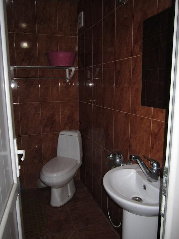 Guesthouse 97 In Batumi باتومي الغرفة الصورة