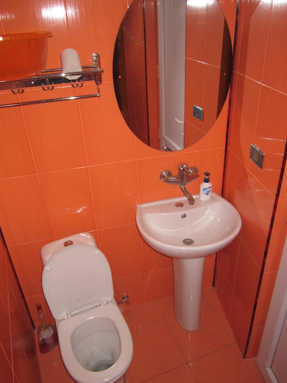 Guesthouse 97 In Batumi باتومي الغرفة الصورة