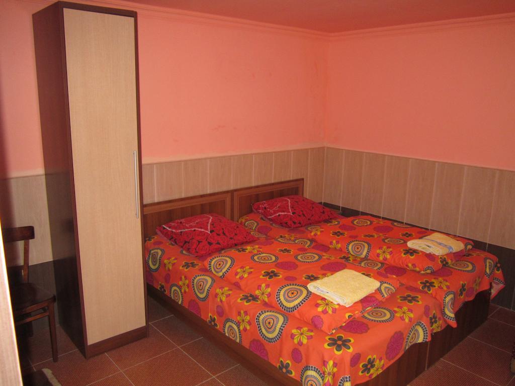Guesthouse 97 In Batumi باتومي الغرفة الصورة