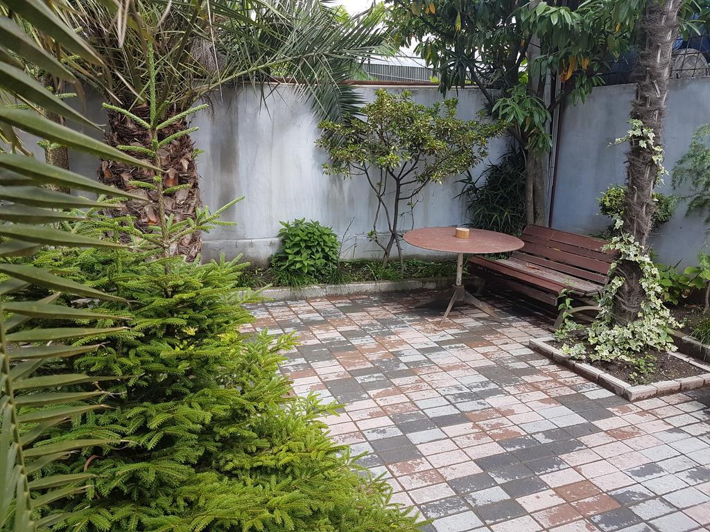 Guesthouse 97 In Batumi باتومي المظهر الخارجي الصورة