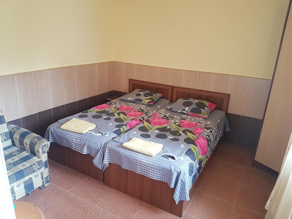 Guesthouse 97 In Batumi باتومي المظهر الخارجي الصورة