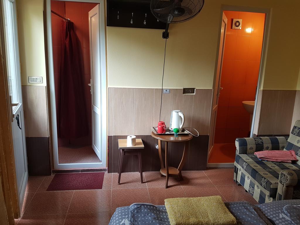 Guesthouse 97 In Batumi باتومي المظهر الخارجي الصورة