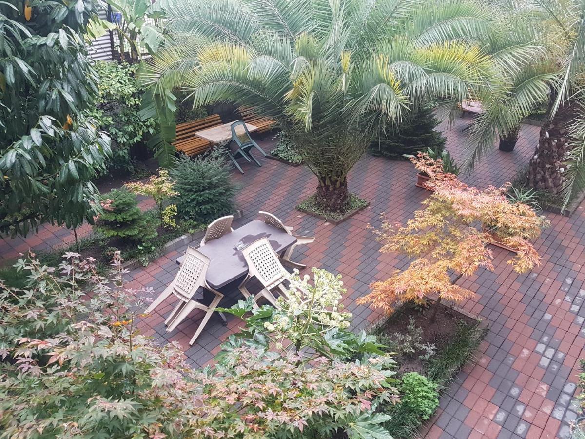 Guesthouse 97 In Batumi باتومي المظهر الخارجي الصورة