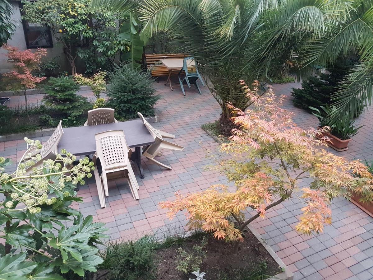 Guesthouse 97 In Batumi باتومي المظهر الخارجي الصورة